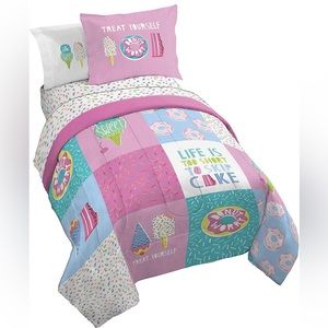 Toddler 4pc Bed Set - Icecream theme